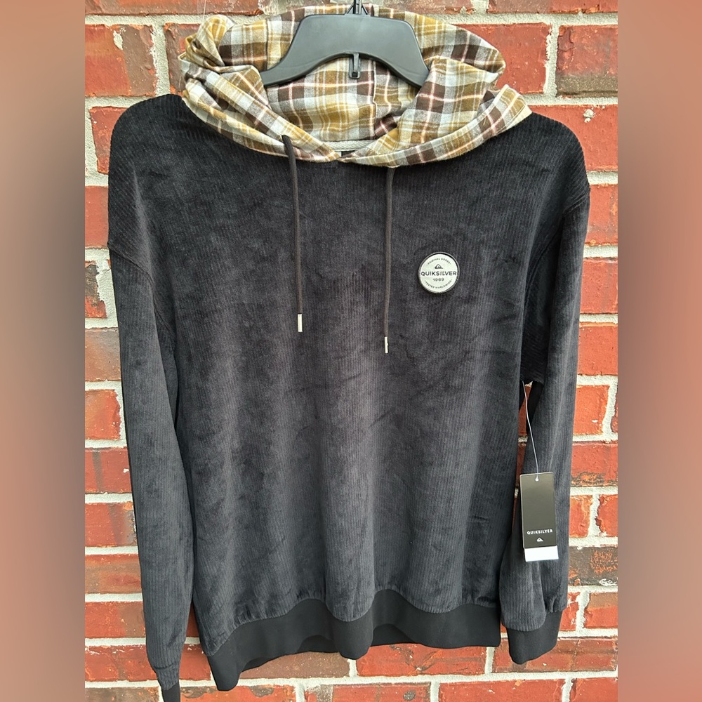NWT Quiksilver Men’s Pullover Hoodie. Size Medium